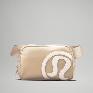 Lululemon Everywhere Belt Bag (Logo)